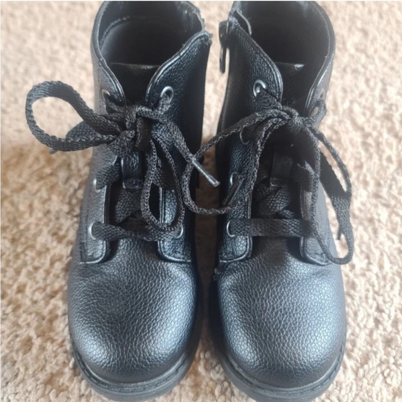 Cat & Jack Boots - Picture 1 of 5